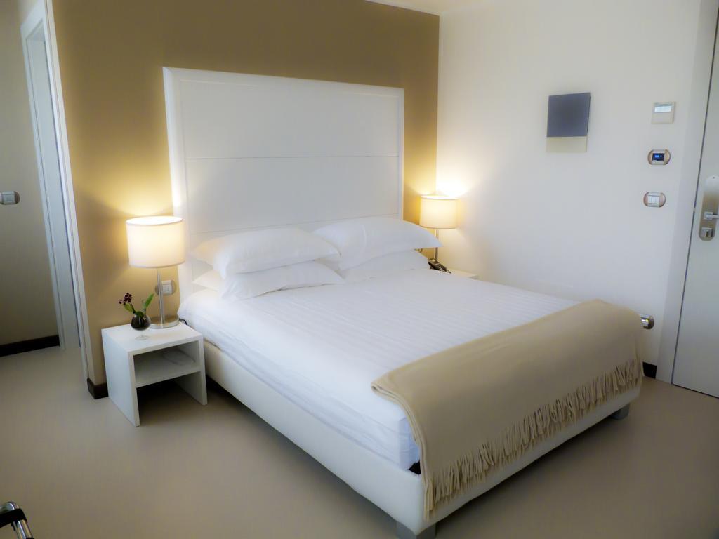 טאראנטו Albergo Del Sole חדר תמונה