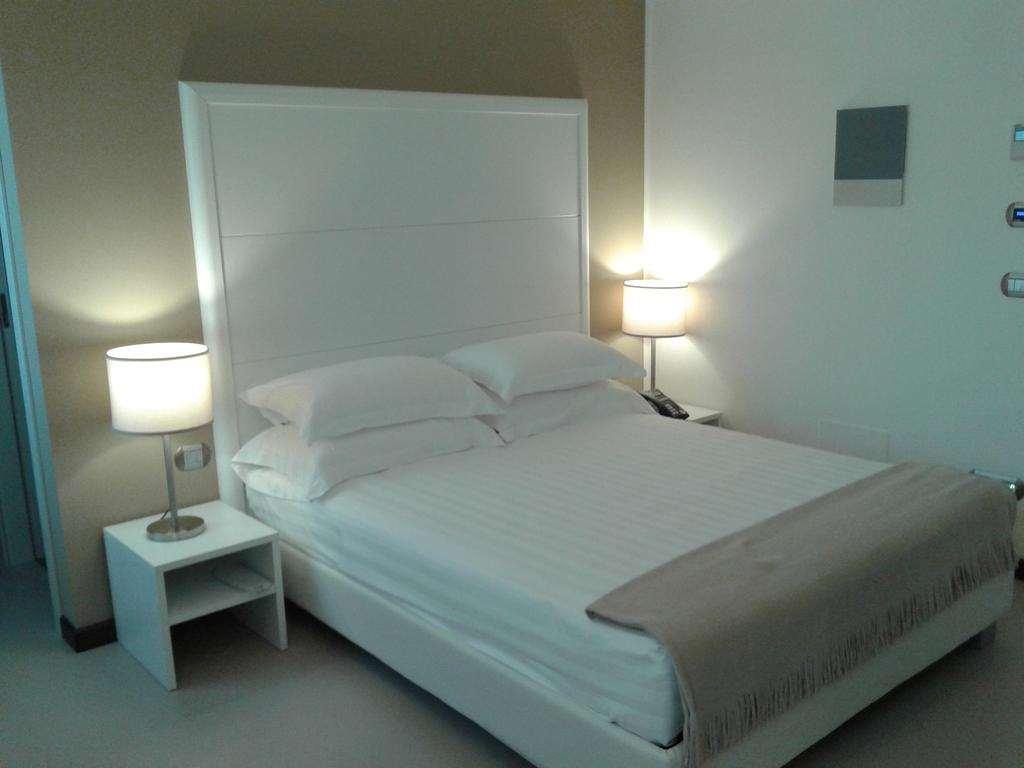 טאראנטו Albergo Del Sole חדר תמונה